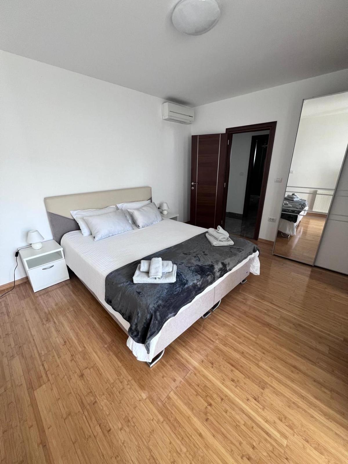 Seascape Deluxe Residence Pjescana Uvala Ngoại thất bức ảnh