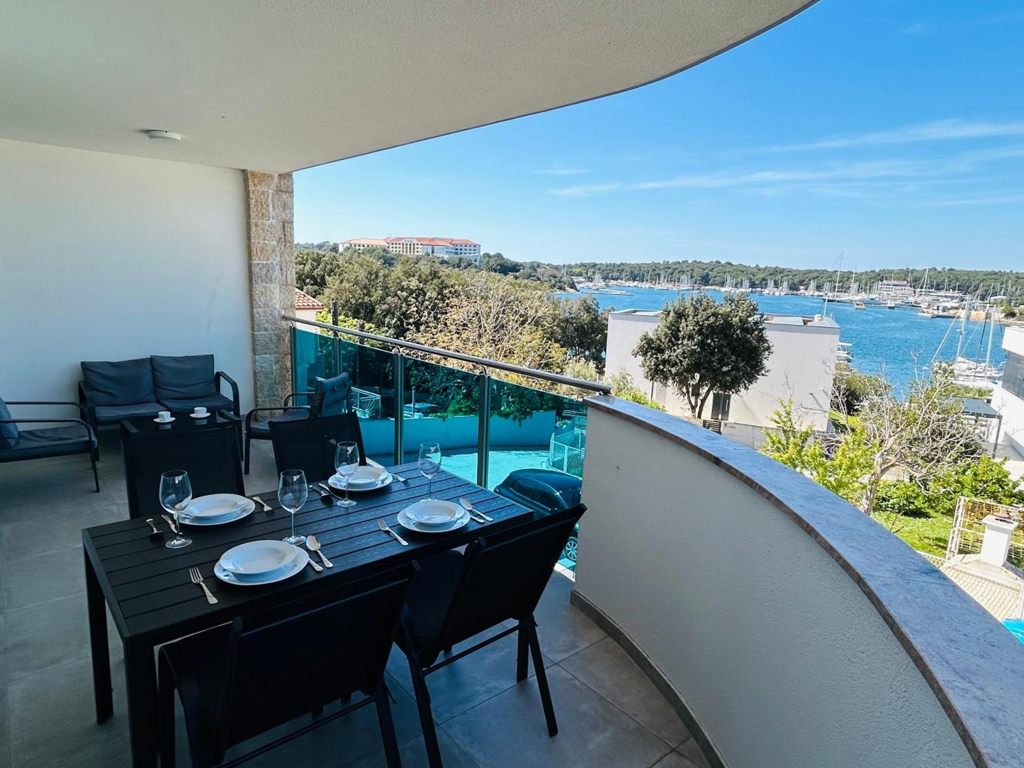 Seascape Deluxe Residence Pjescana Uvala Ngoại thất bức ảnh